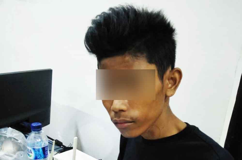 Pelaku saat berada di Mapolres Jombang