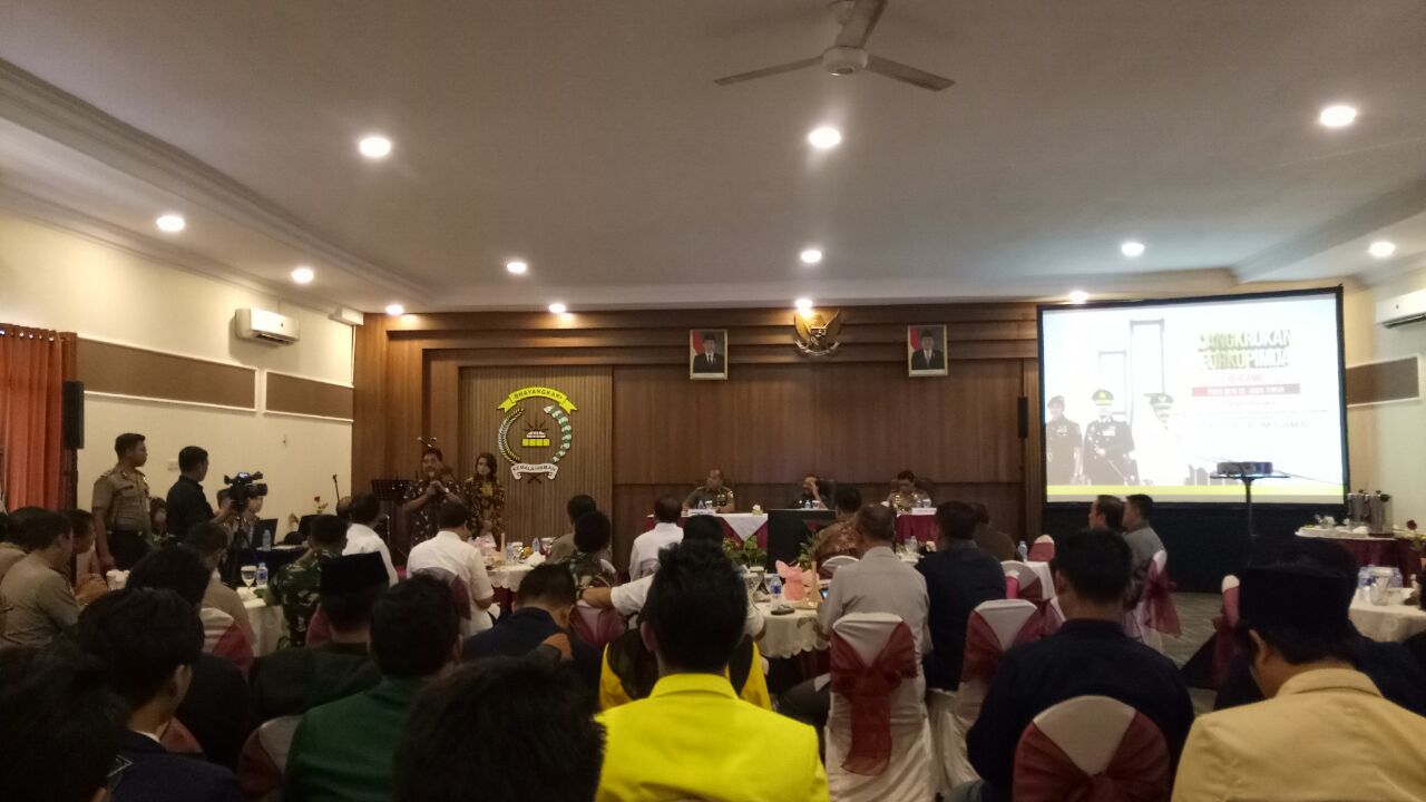 Acara cangkruan di Polda Jatim bersama BEM se Jatim