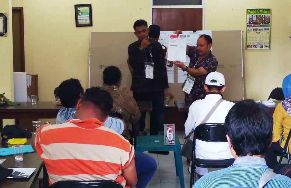Suasana coblos ulang di TPS 28 Surabaya