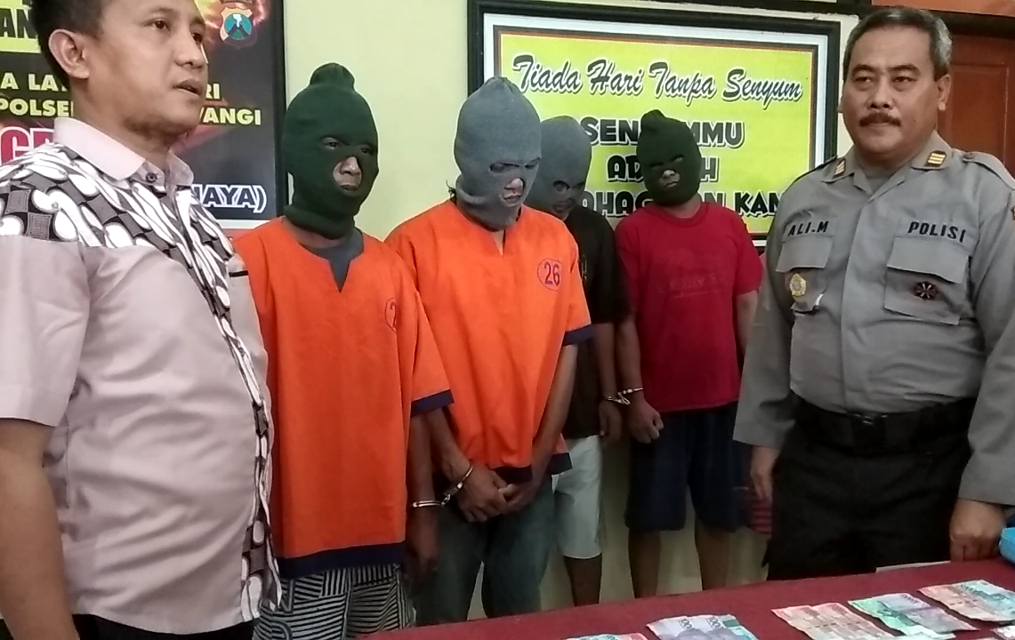 Bos Copet di Banyuwangi ini Ditangkap saat Jualan Pentol