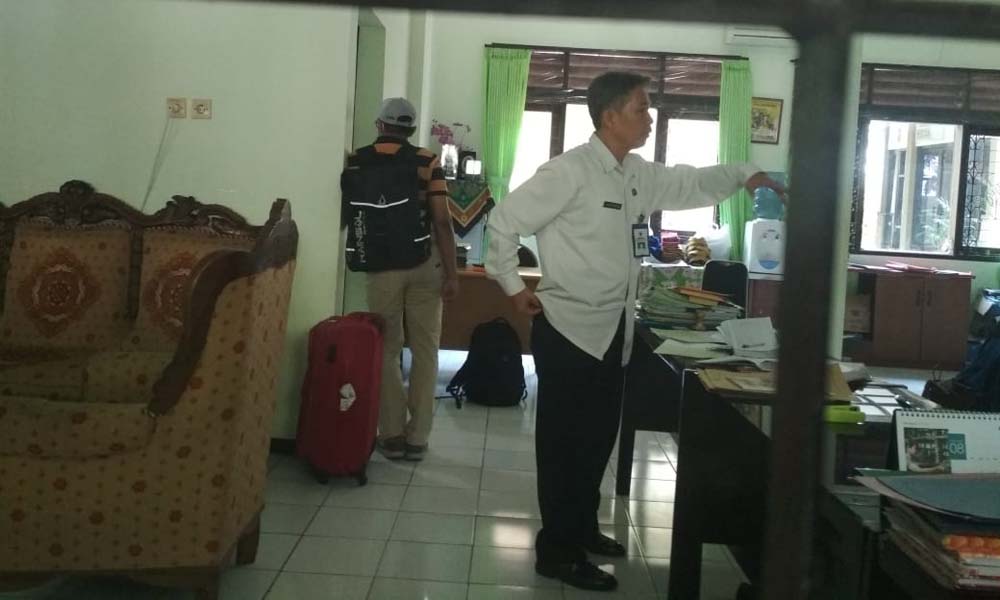 Penggeledahan juga dilakukan di Dinas Bina Marga dan Dinas Tanaman Pangan Hortikultura dan Perkebunan.