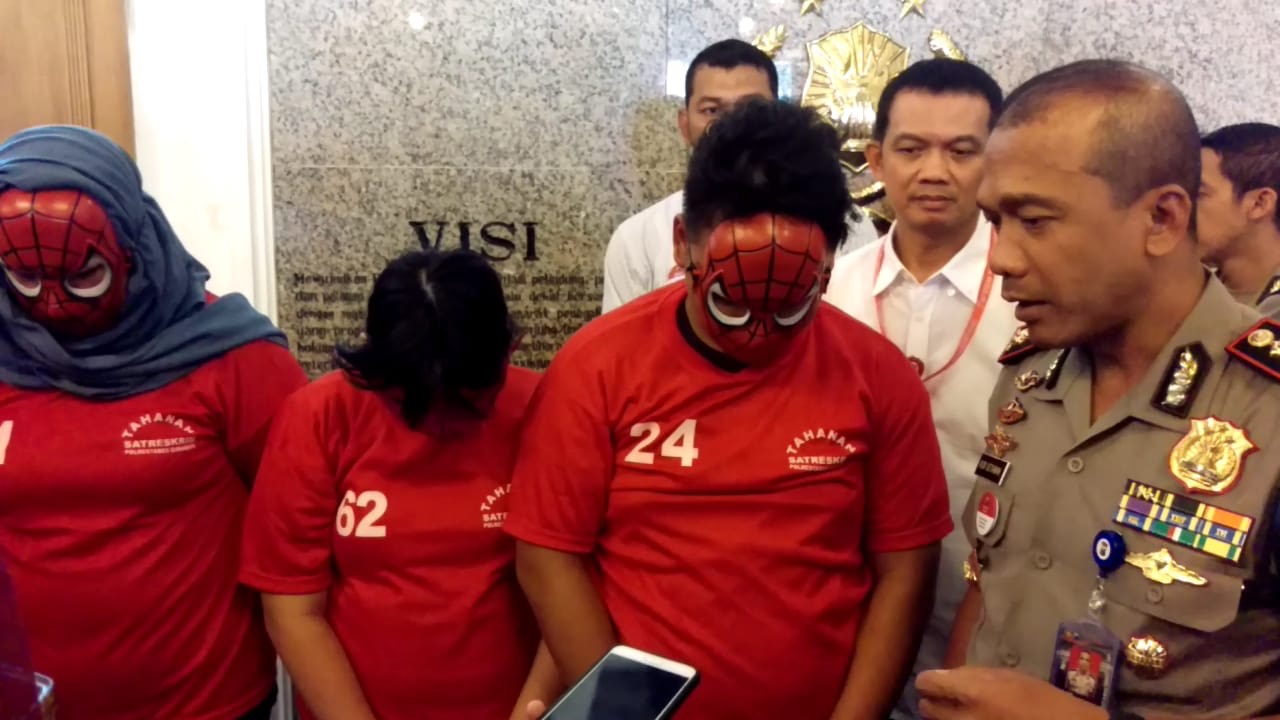 Tiga tersangka yang baru ditangkap dari kasus perdagangan balita.