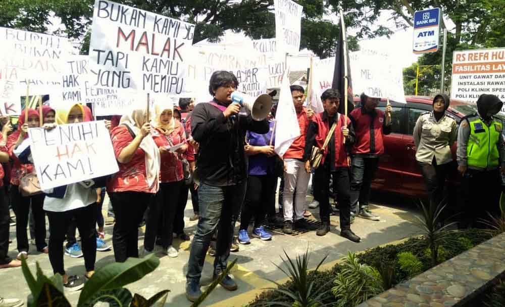 Aksi unjuk rasa pegawai RSIA Refa Husada Malang