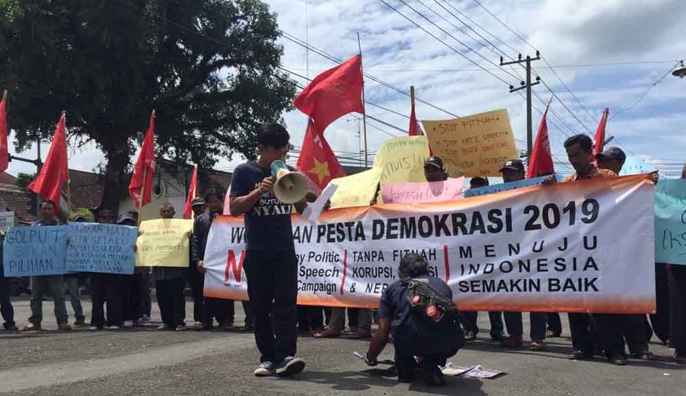 Massa di Blitar Gelar Aksi Suarakan Pemilu Damai