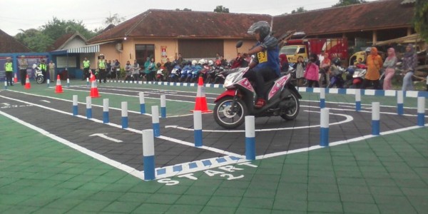 Ilustrasi praktek ujian SIM/Foto: Istimewa