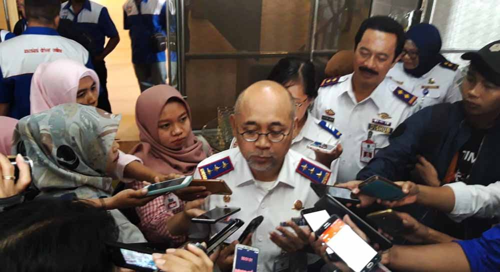 Kepala Badan Pengelola Transportasi Jabodetabek (BPTJ), Bambang Prihartono usai mengisi Workshop Penerapan Ganjil Genap, di Hotel Mercure, Surabaya