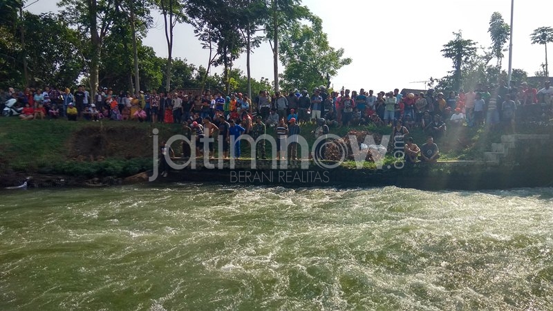Lokasi tenggelamnya dua bocah di jembatan Sungai Lodagung, Kelurahan Kembangarum, Kecamatan Sutojayan, Kabupaten Blitar. 