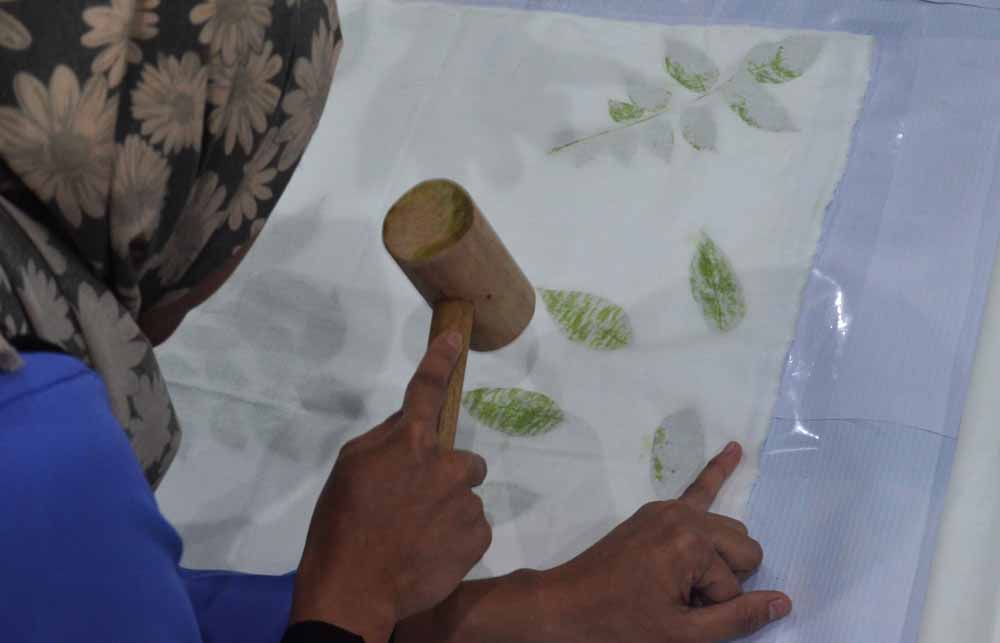 Ecoprint, Teknik Baru 'Membatik' dengan Daun