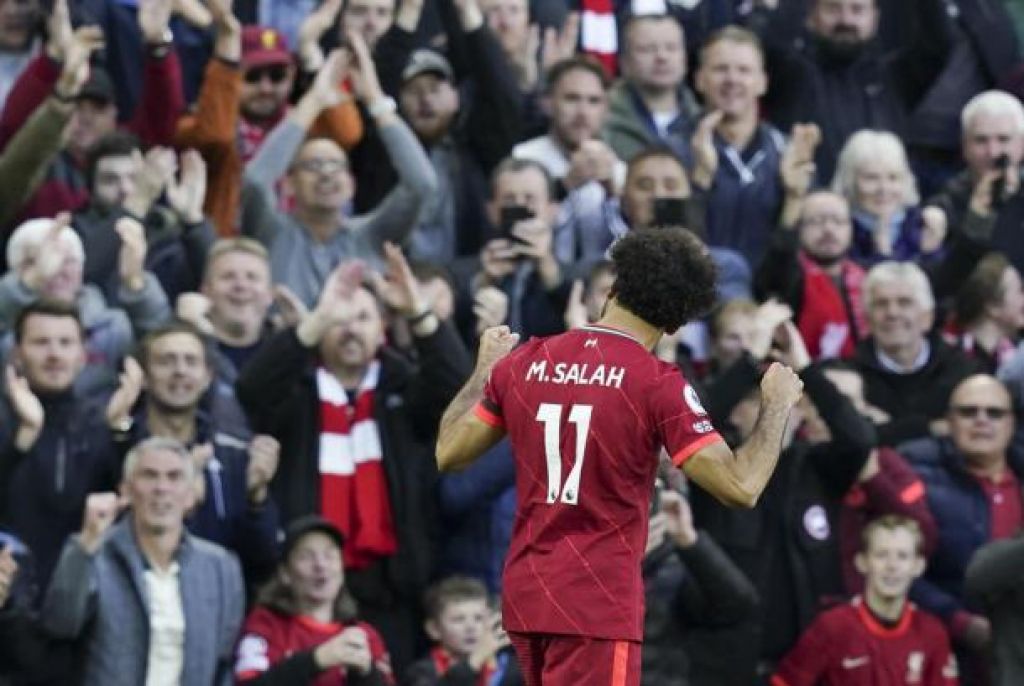 Penyerang Liverpool Mohammed Salah usai mencetak gol ke gawang Manchester City - (EPA-EFE/Andrew Yates via Republika)