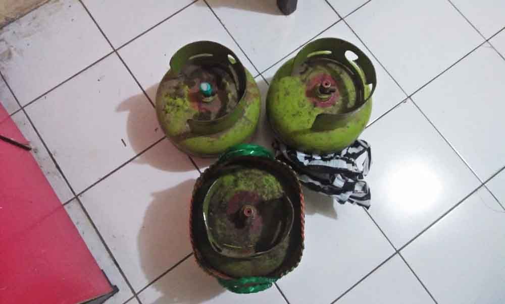 Barang bukti tabung elpiji curian