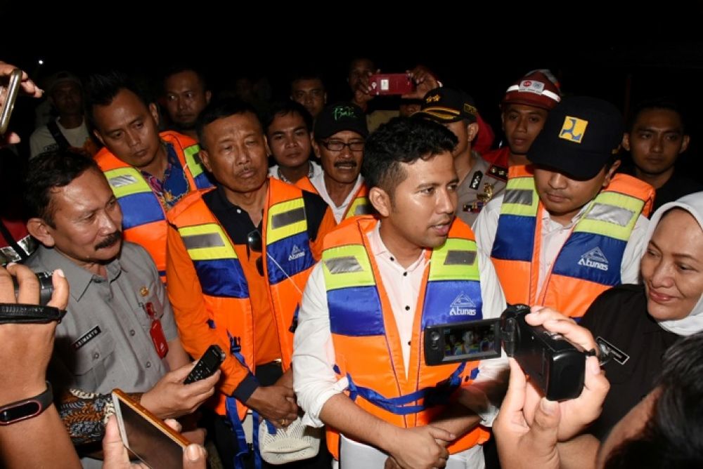Wakil Gubernur Jatim Emil Elestianto Dardak usai susuri Bengawan Solo