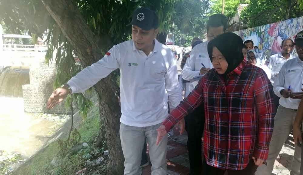 Eri Cahyadi saat bersama Wali Kota Surabaya Tri Rismaharini