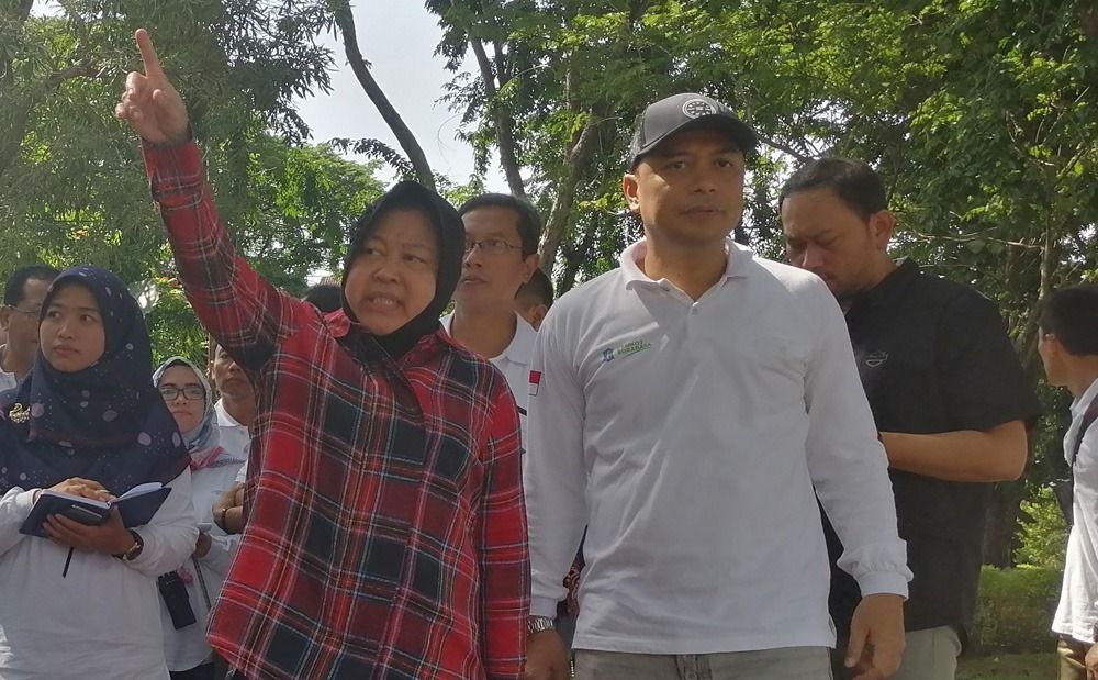 Eri Cahyadi mendampingi Wali Kota Risma