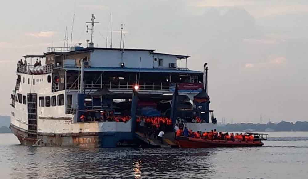 Evakuasi KMP Prathita IV