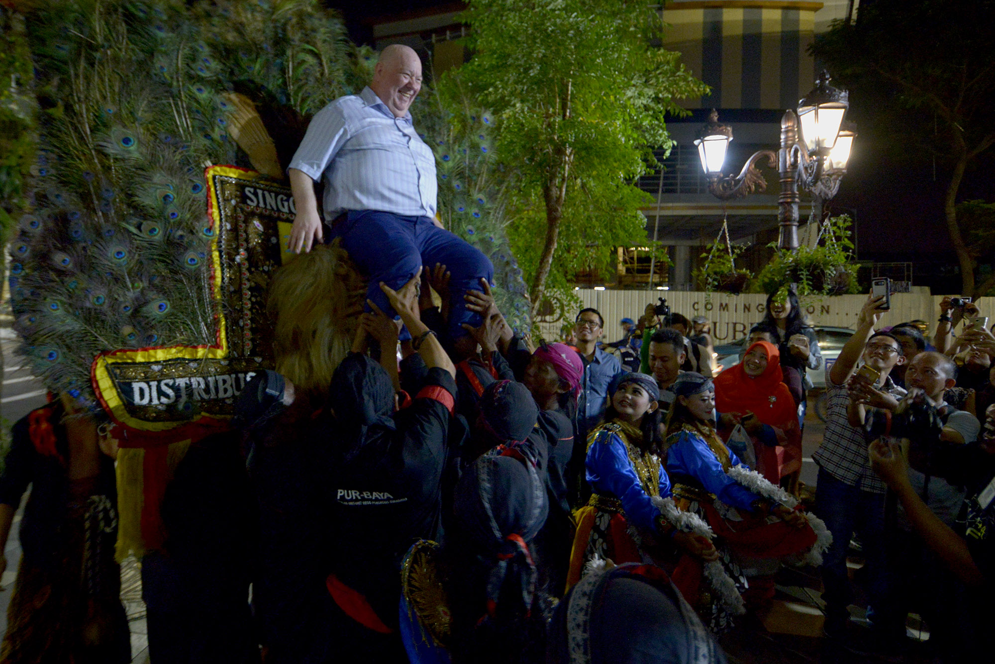 Ketika Wali Kota Liverpool Menikmati Keindahan Jalan Tunjungan