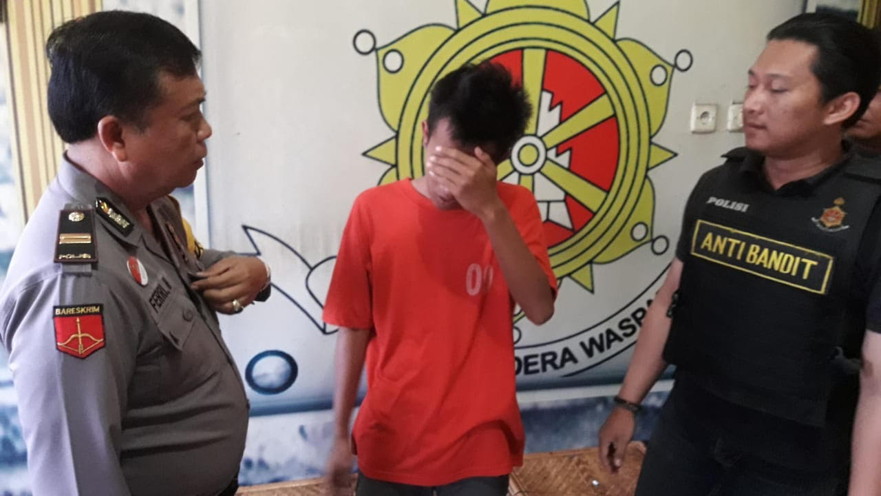 Asyik Ngopi di Warkop, Dua Kawanan Jambret Disergap Polisi