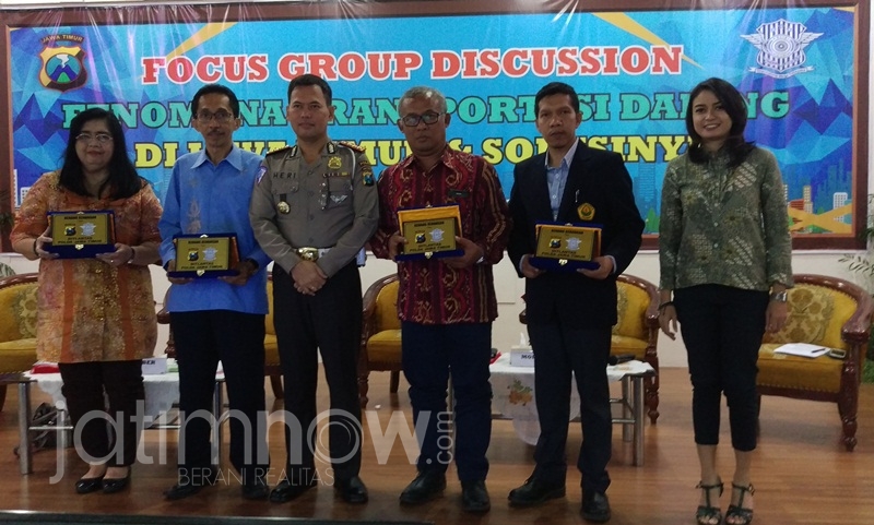 Polda Jatim saat menggelar FGD/Tito