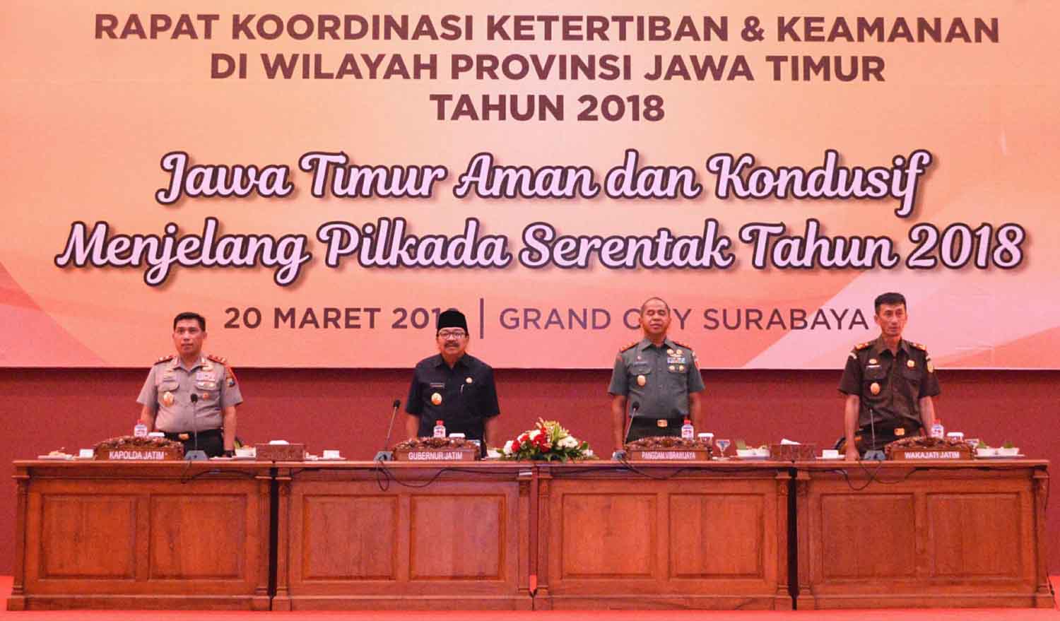 Deklarasi Forkopimda untuk Pemilukada Jawa Timur damai di Grand City Surabaya.