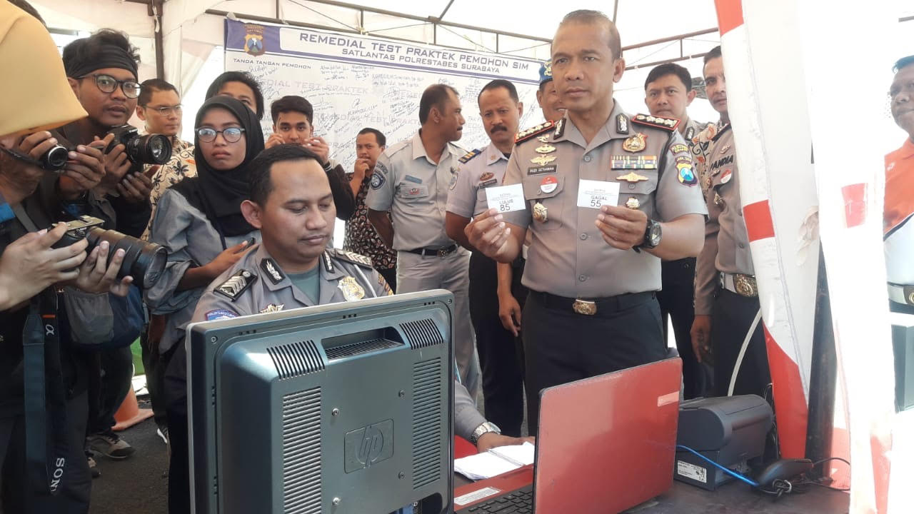 Kombes Pol Rudi Setiawan saat launching alat digital ujian praktek SIM.