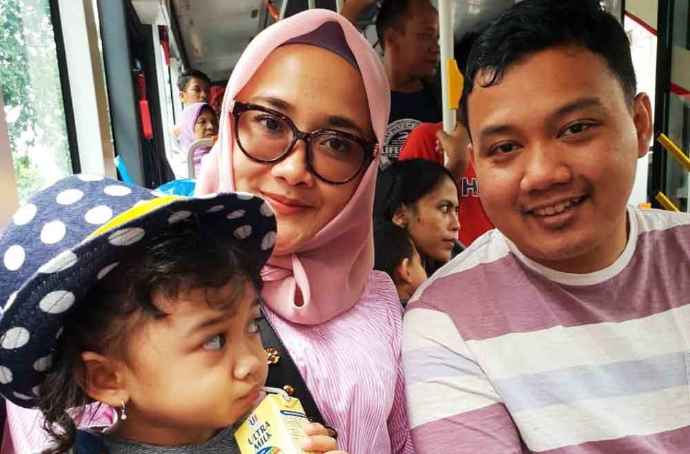 Fuad Benardi dan istri serta  putrinya