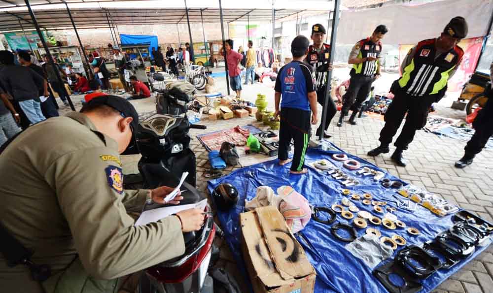 Pedagang di sentra PKL Gembong Asih