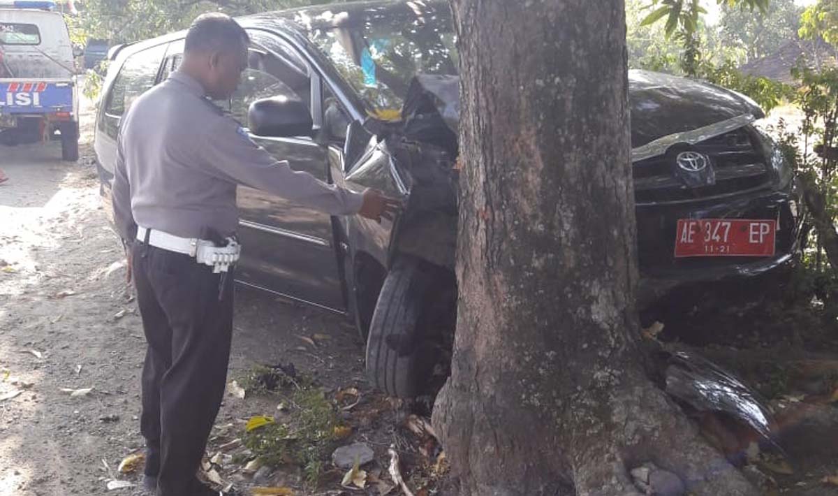 Petugas melakukan olah TKP