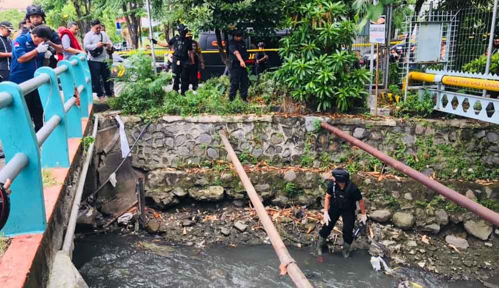 Evakuasi temuan granat