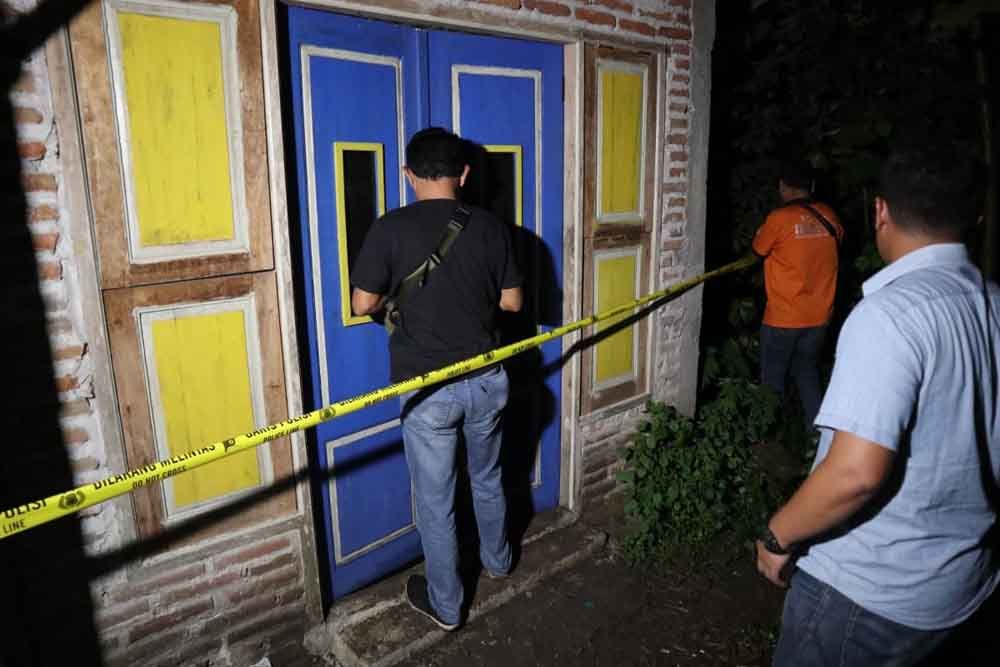 Penggrebekan pabrik miras