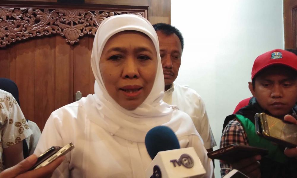 Gubernur Khofifah saat menemui anggota LVRI