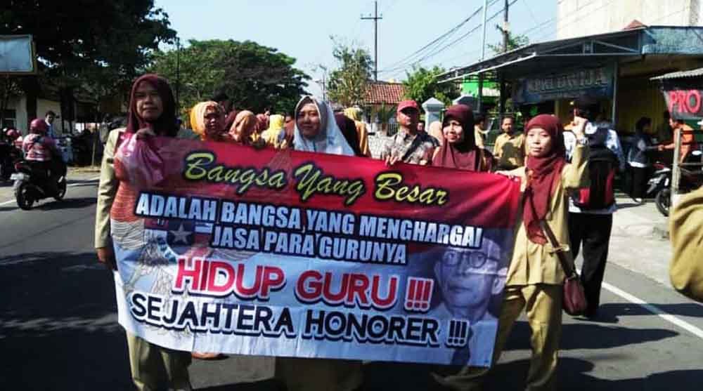 Aksi demonstrasi guru di Blitar