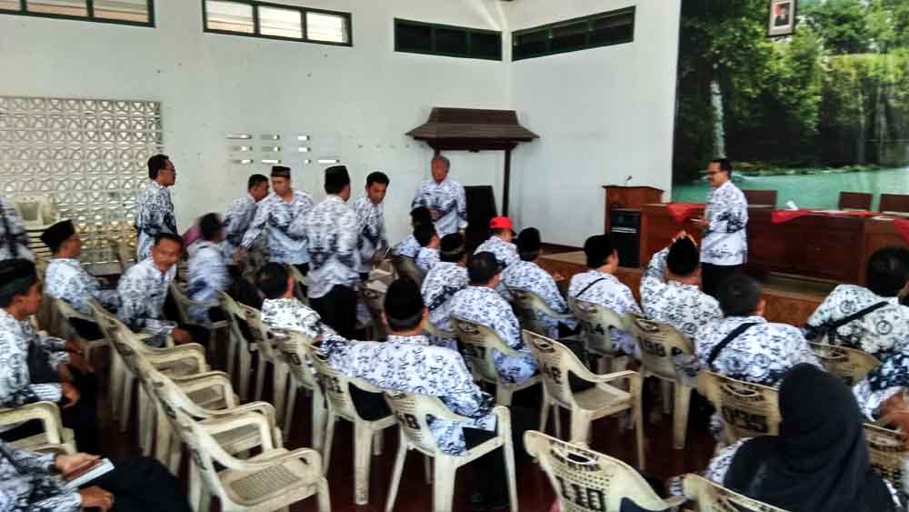 Diskusi Kepala Sekolah di Blitar yang berlangsung panas