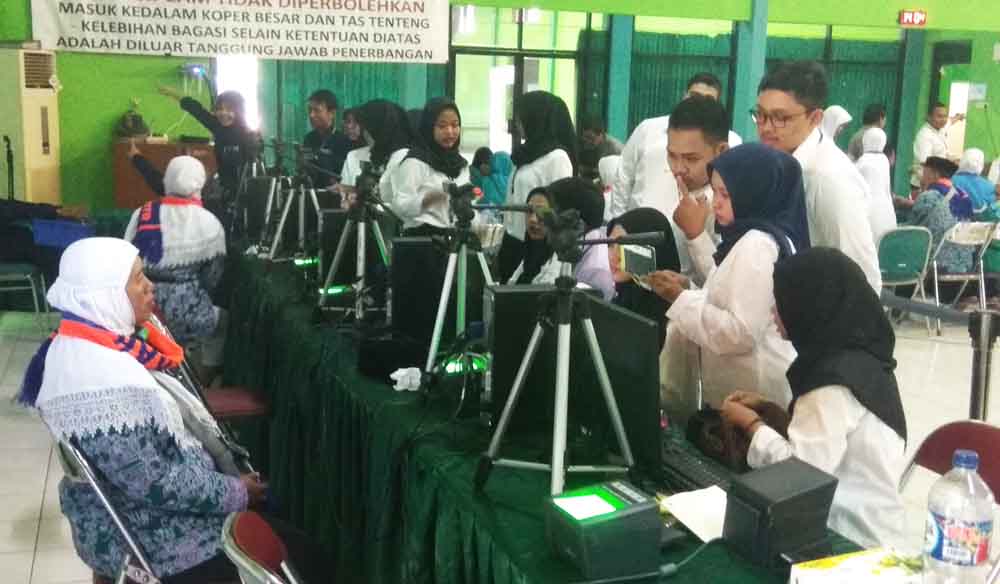 Proses biometrik di Asrama Haji Surabaya