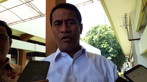 Menteri Pertanian Republik indonesia Amran Sulaiman saat kunjungan kerja ke Dinas Peternakan Provinsi Jawa Timur, Senin (8/10/2018).