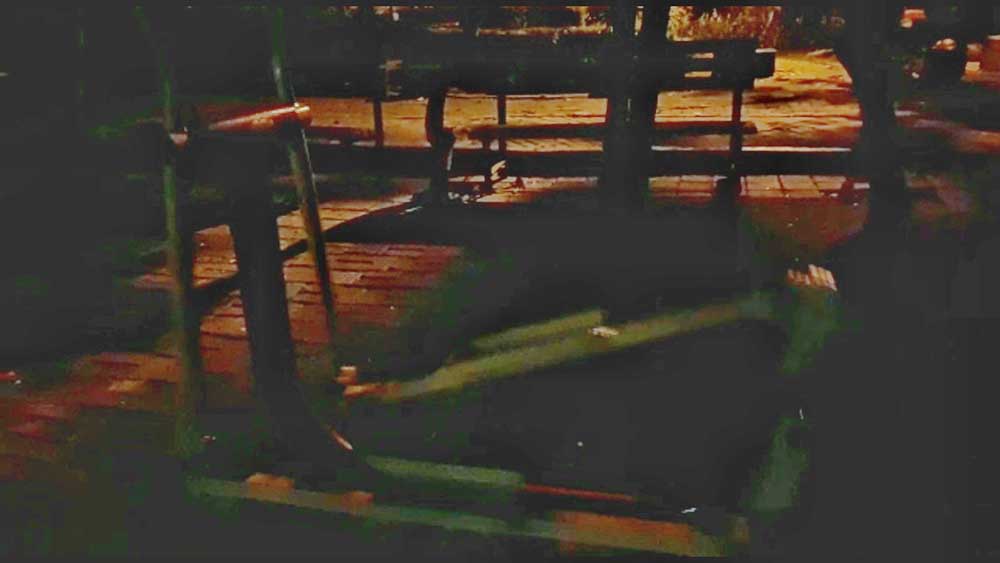 Menyeramkan! Mainan di Taman Harmoni Keputih ini Bergerak Sendiri