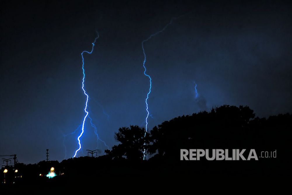 Delapan Siswa Calon Brimob Watukosek Tersambar Petir, Tiga Tewas