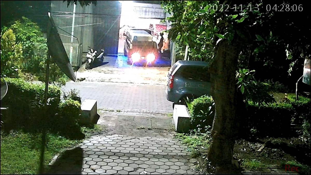 Pabrik Masker di Surabaya Dibobol, Mobil Boks hingga Motor Digondol