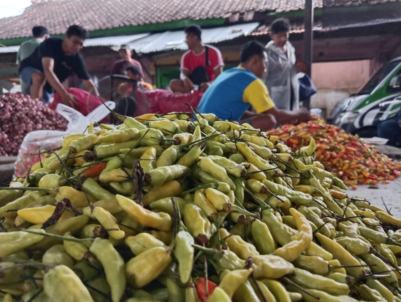 Penjual cabai di pasar. (Foto: Dok jatimnow.com)
