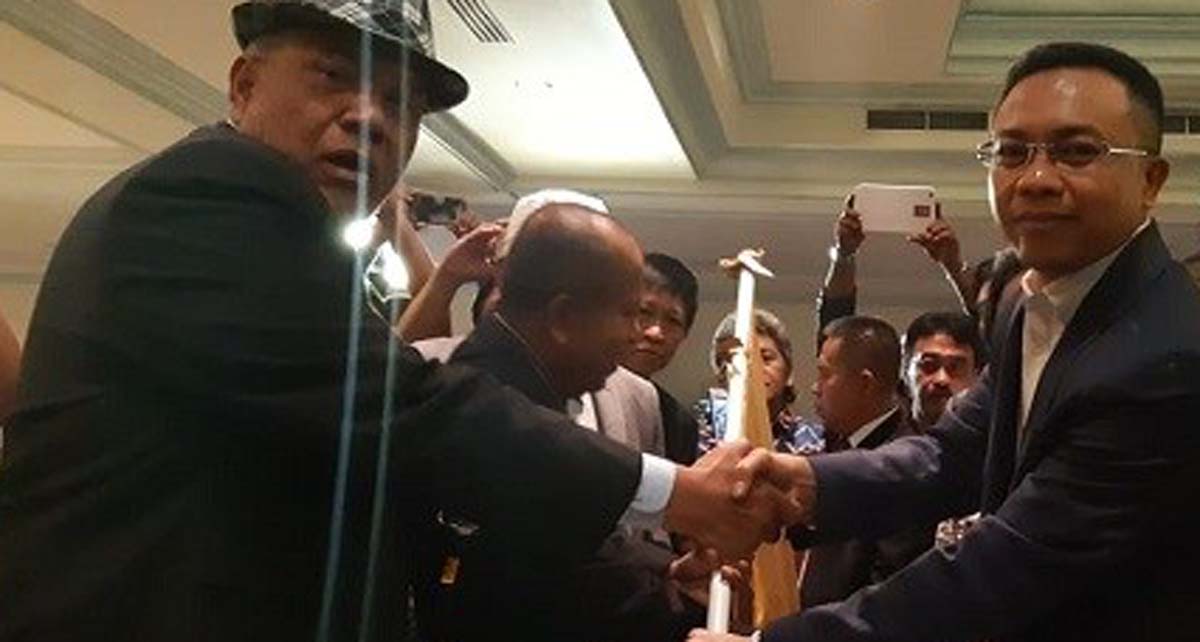 Rakhmat Santoso (kanan) saat Munaslub di Surabaya