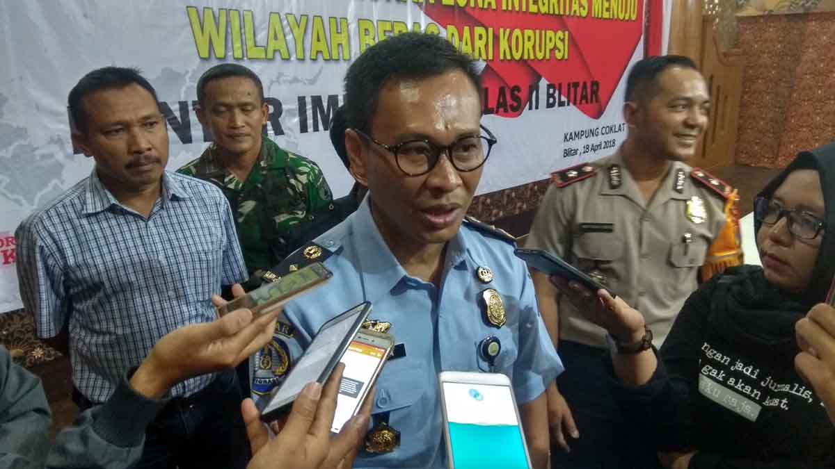 Kepala Kantor Imigrasi Kelas II Blitar Muhammad Akram