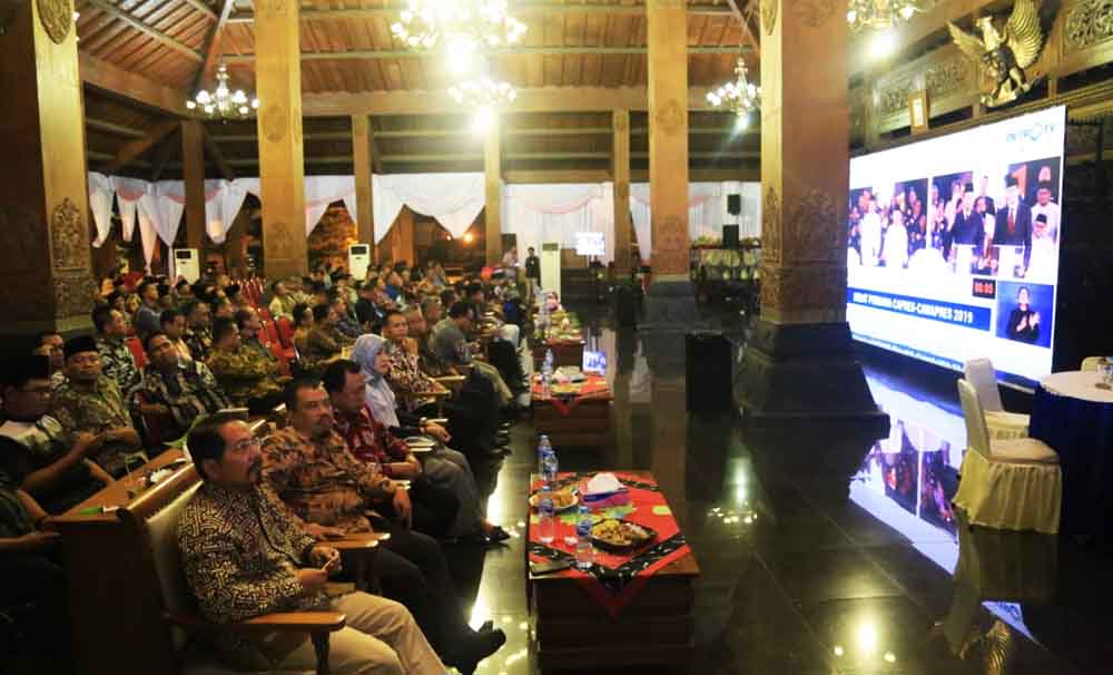 Suasana nobar debat capres di Pendopo Ponorogo