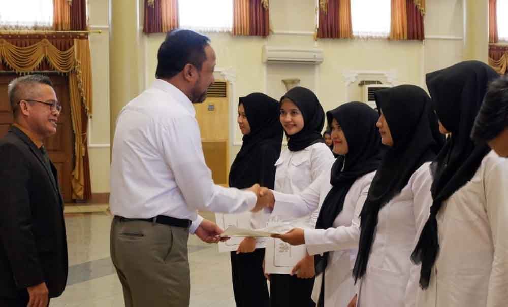 Bupati Ipong Serahkan 355 SK CPNS Daerah Ponorogo