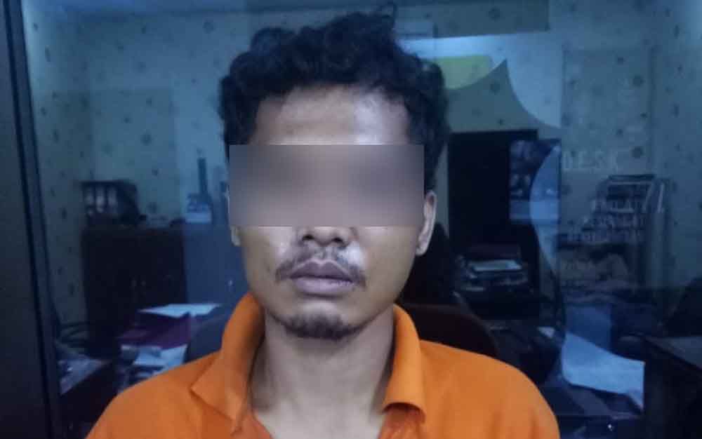 Pelaku jambret saat diamankan di Mapolres Mojokerto