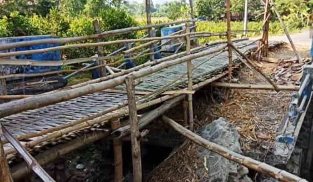 Jembatan Desa Nduri yang dikeluhkan oleh warga.
