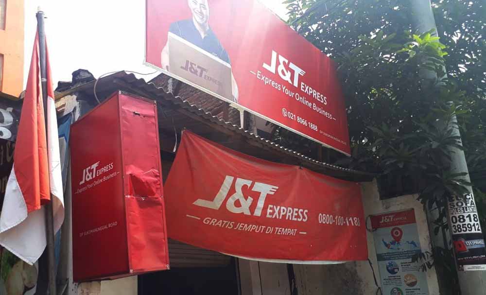 gerai kantor ekspedisi yang dibobol