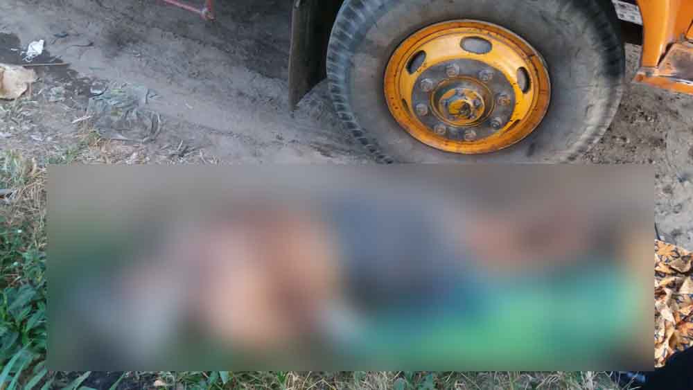 Jenazah sopir meninggal saat menunggu bongkar muat truk.