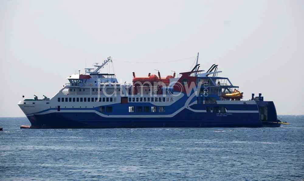 KMP Drajat Paciran yang digadang bisa mengatasi penumpukan penumpang Ketapang-Gilimanuk