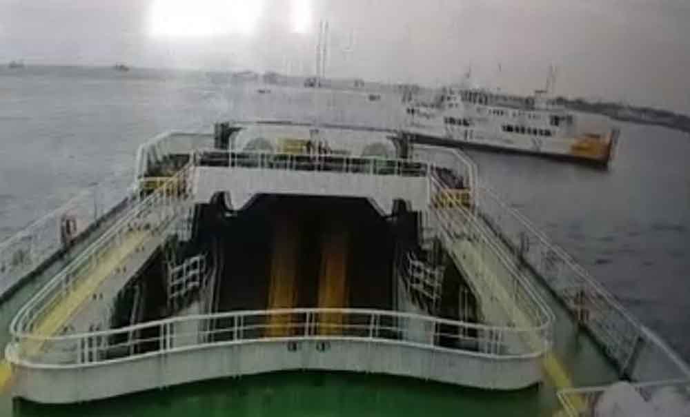 Dua Kapal Bersenggolan di Selat Bali, Begini Kronologinya