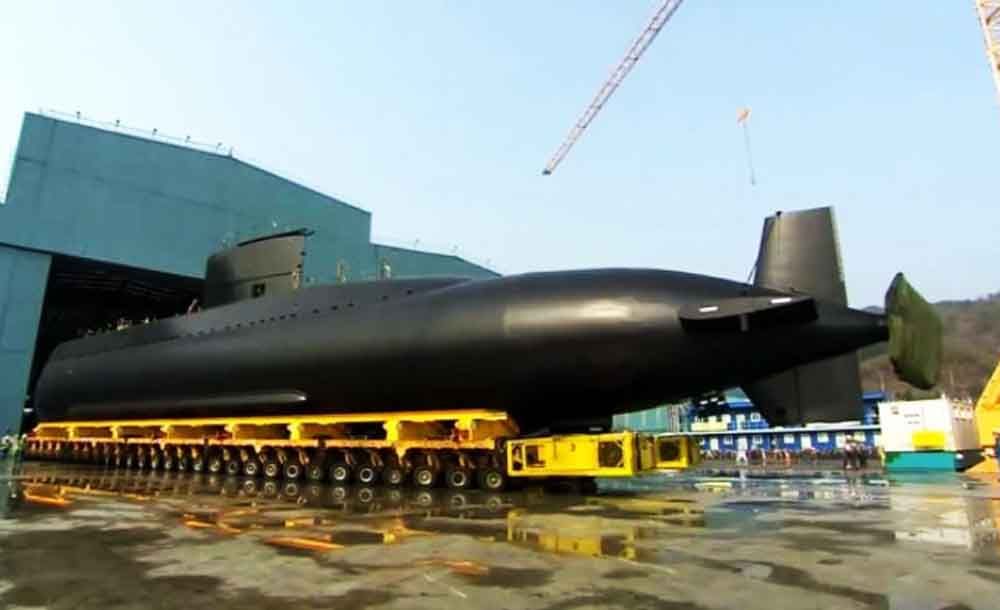 Kapal Selam Pertama Buatan Anak Bangsa Diluncurkan