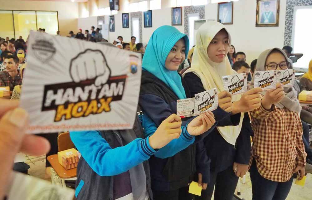 Acara Satgas Nusantara Polretabes Surabaya yang menggandeng mahasiswa untuk memerangi hoax.