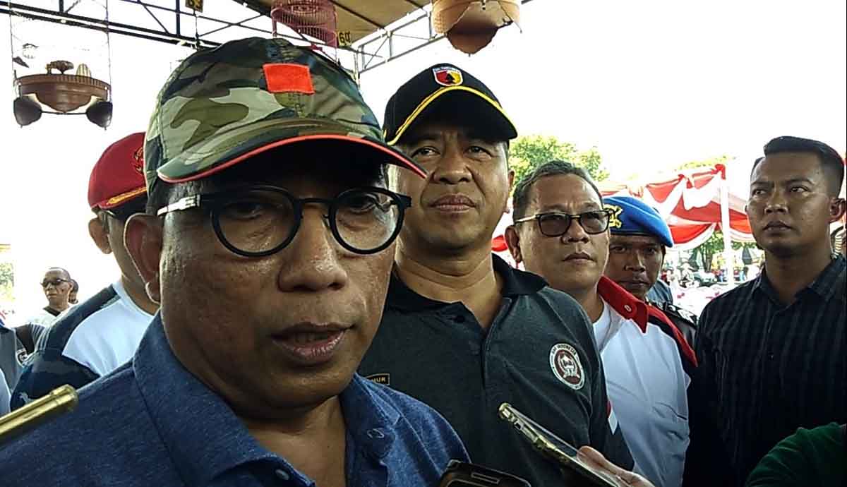 Kapolda Jatim Irjen Pol Machfud Arifin saat menghadiri kontes burung berkicau Kapolda Cup 2018 di Kodam V Brawijaya Surabaya.